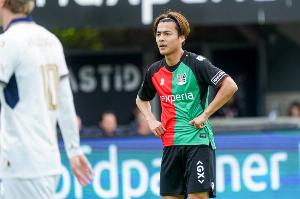 实时中超青岛西海岸vs浙江jrs直播_实时中超青岛西海岸vs浙江jrs直播在线观看_免费看直播